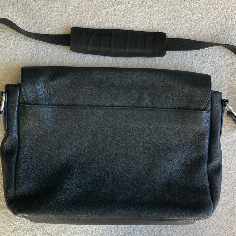 Marc by Marc Jacobs black leather messenger/crossbody/laptop bag - Picture 12 of 17